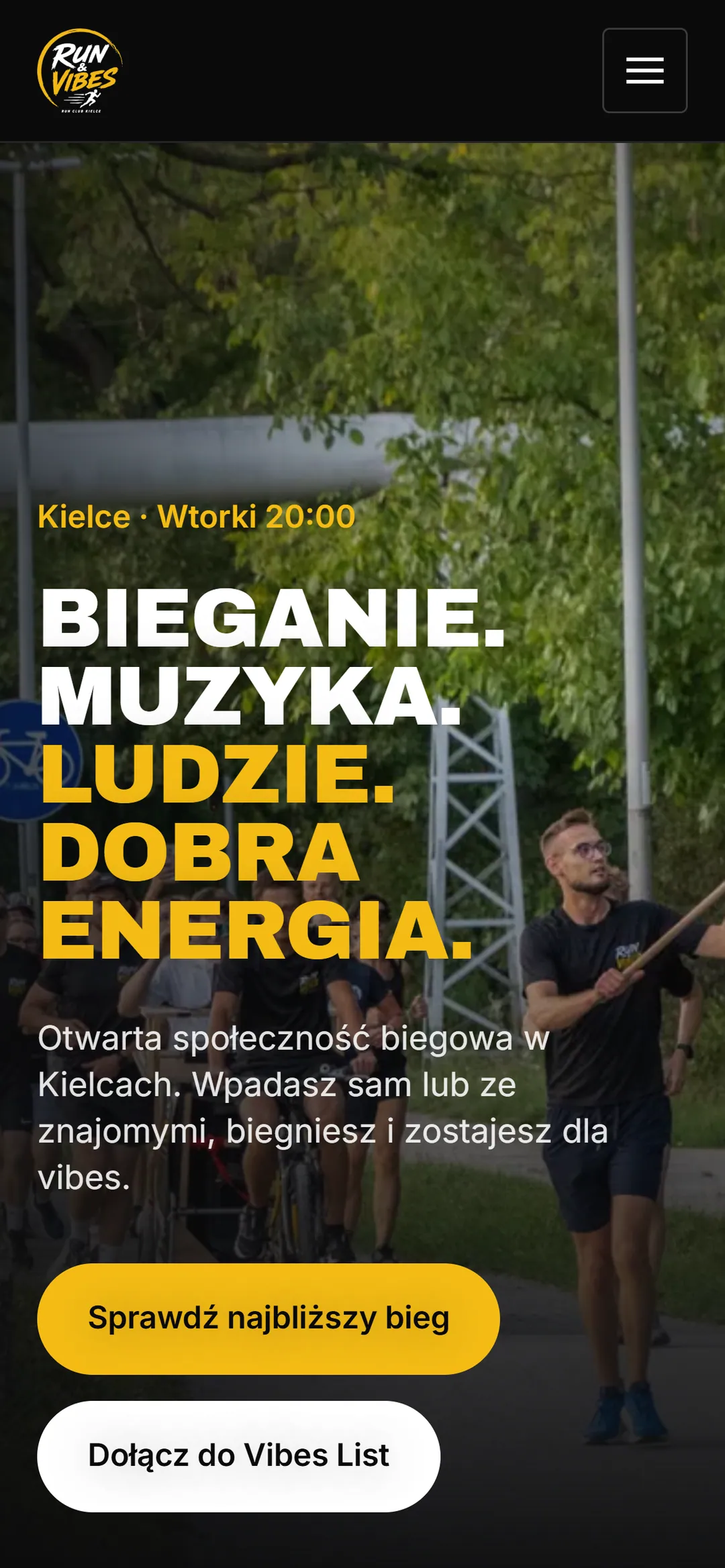 Strona Run & Vibes na telefonie z przyciskiem „Sprawdź najbliższy bieg”